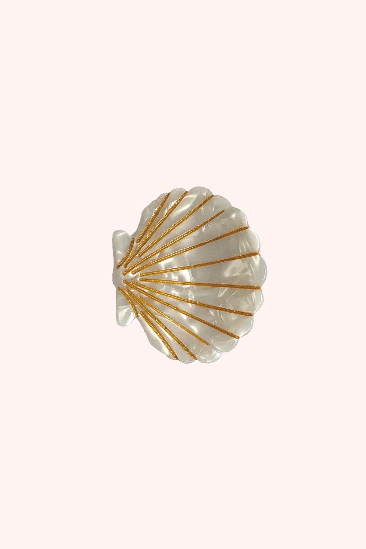 Medium Ivory Pastel Sea Shell Jaw Clip | Anna Sui
