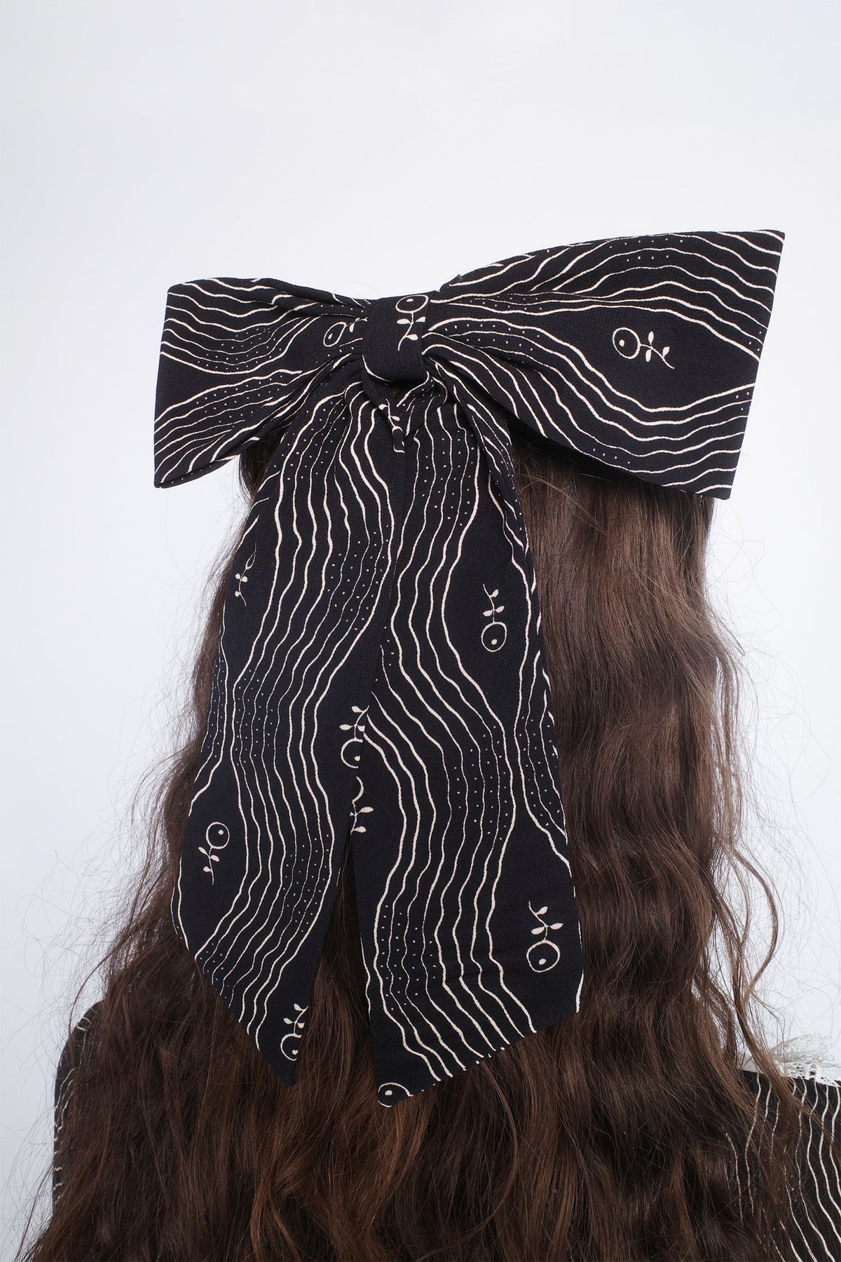 Berry Crepe Bow Hair Clip | Anna Sui