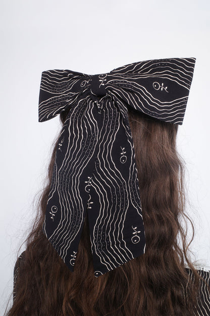Berry Crepe Bow Hair Clip | Anna Sui