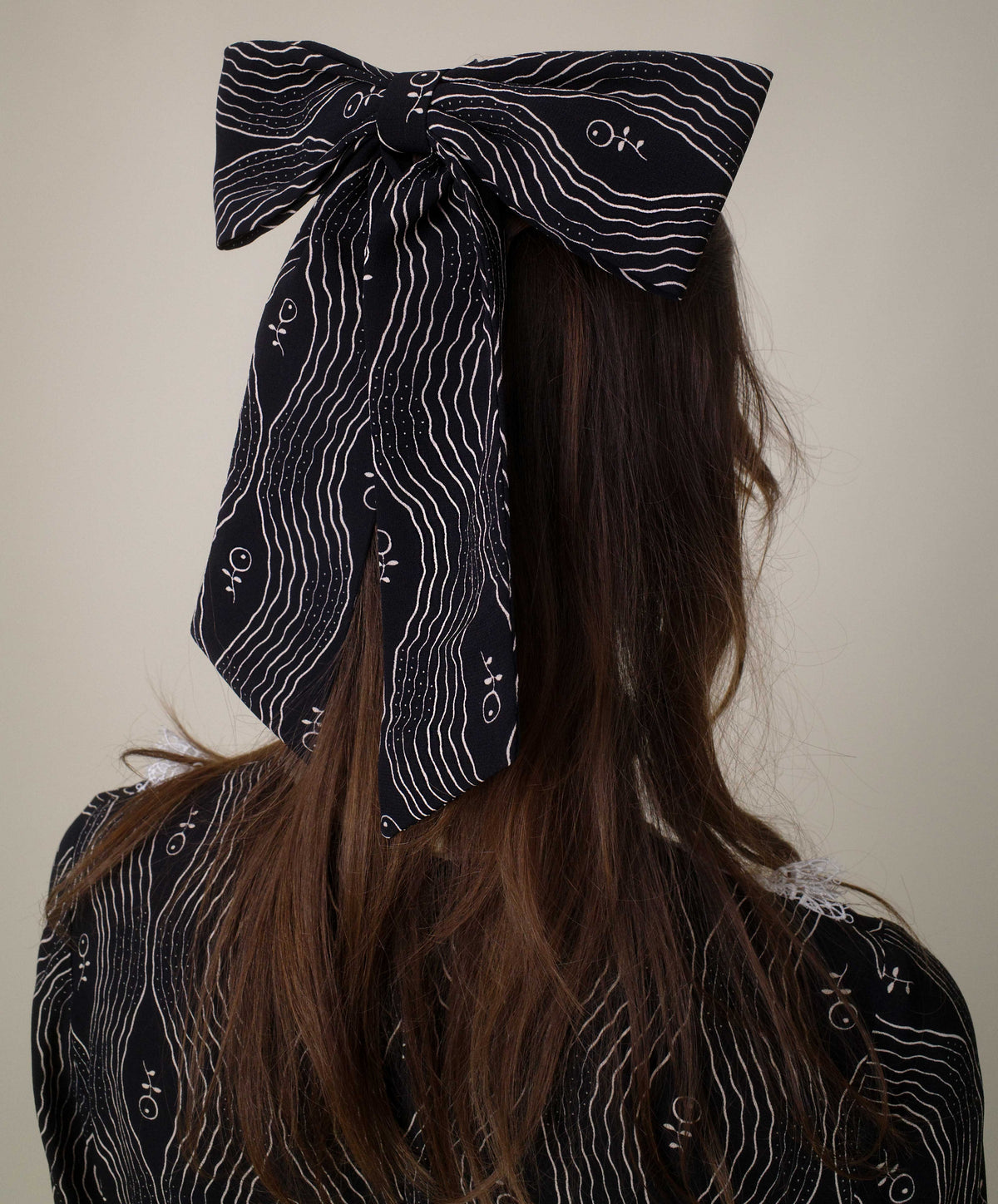 Berry Crepe Bow Hair Clip | Anna Sui