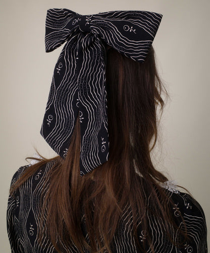 Berry Crepe Bow Hair Clip | Anna Sui