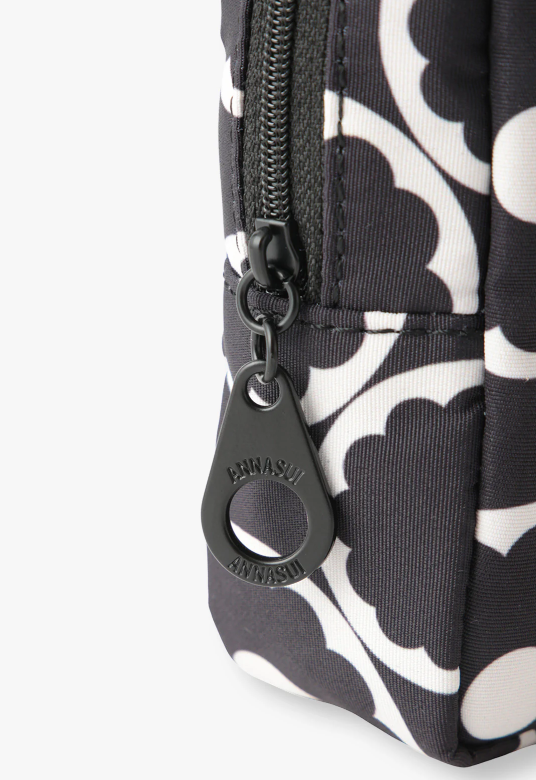 Daisy Delight Pouch | Anna Sui