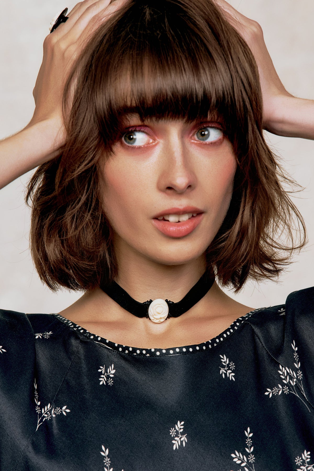 Oval Rose Choker - Ivory | Anna Sui