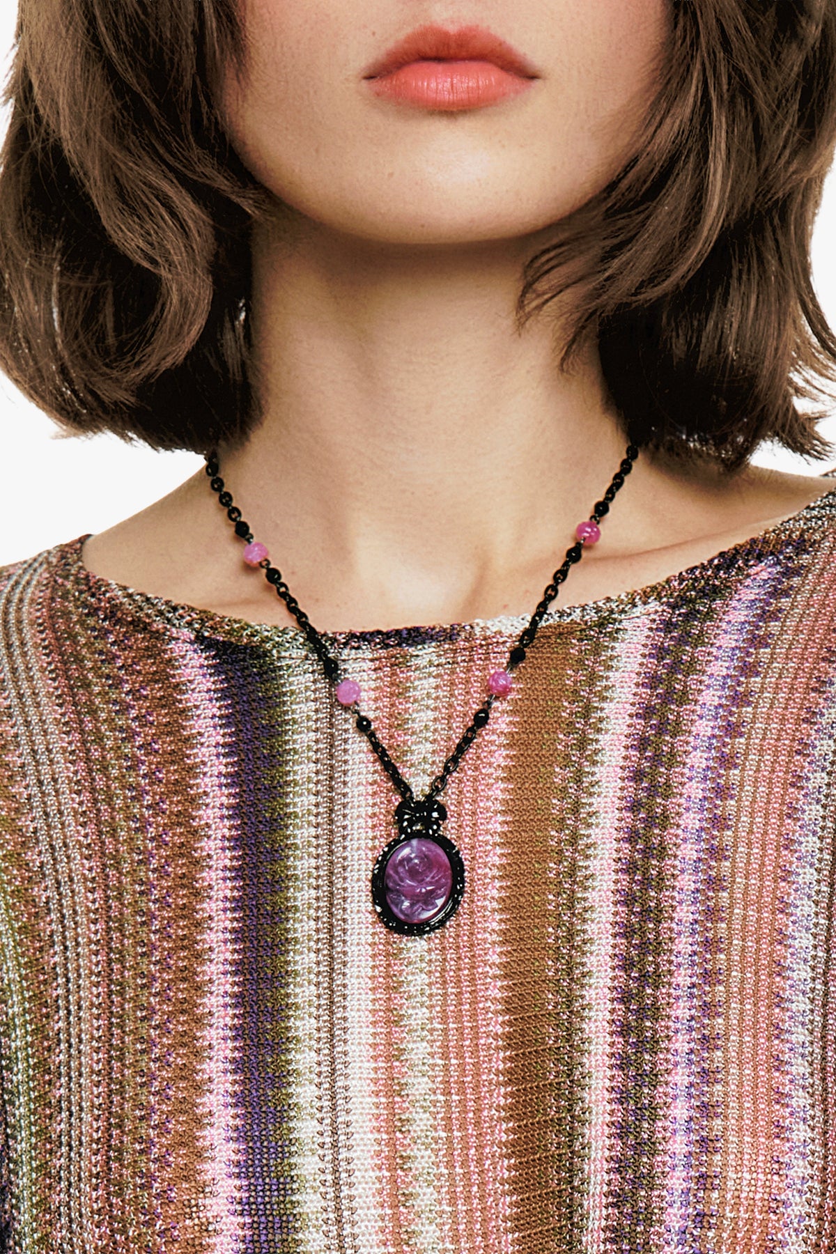 Carved Rose Victorian Frame Necklace - Dusty Rose | Anna Sui